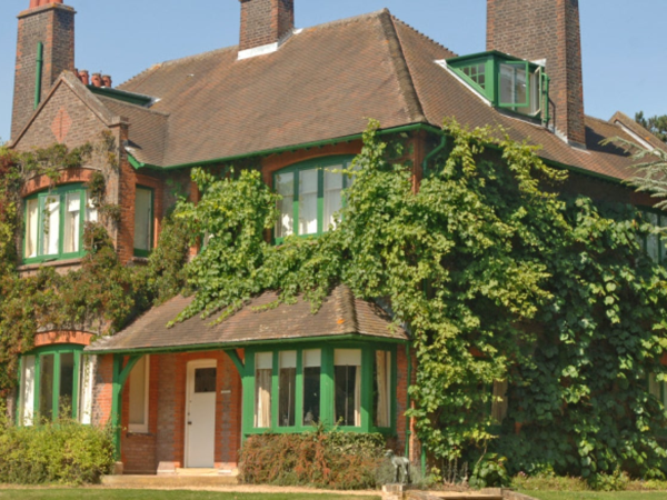 Shaw's Corner - Admissions