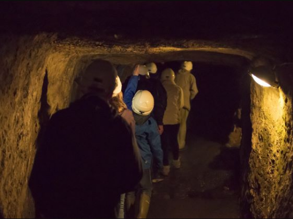 ROMAN TOUR – Guided underground tour of a floodlit Roman mine