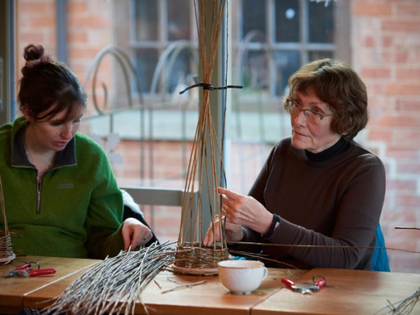 Willow Weaving (Willow Hare)