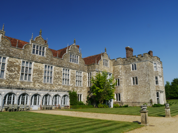 'Every Bunny is a Yoga Bunny': Interactive storytelling with author Emily Ann Davison at Knole