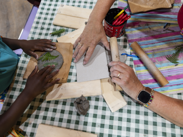 Family craft: Play with clay