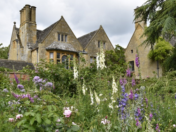 Historical tour of Hidcote’s buildings