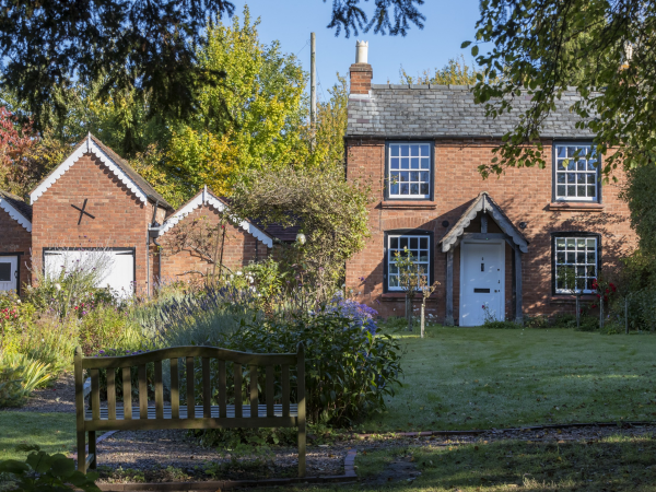 Experience Elgar's Cello Concerto Live