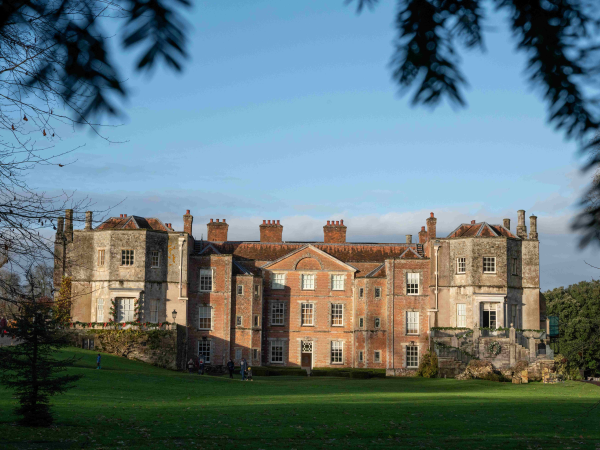 Christmas storytelling at Mottisfont: Goldilocks and the Three Bears with Amanda Kane-Smith