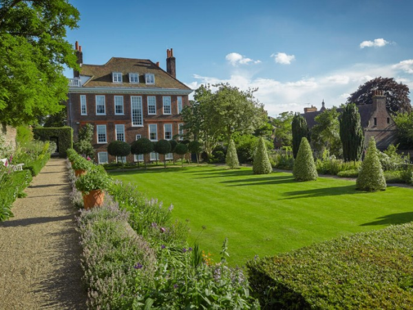 Antonia: A Marie Antoinette Opera at Fenton House