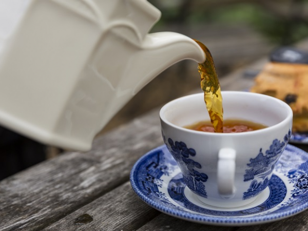 Autumn head-gardener tour including autumn apple and pear tasting, and afternoon tea