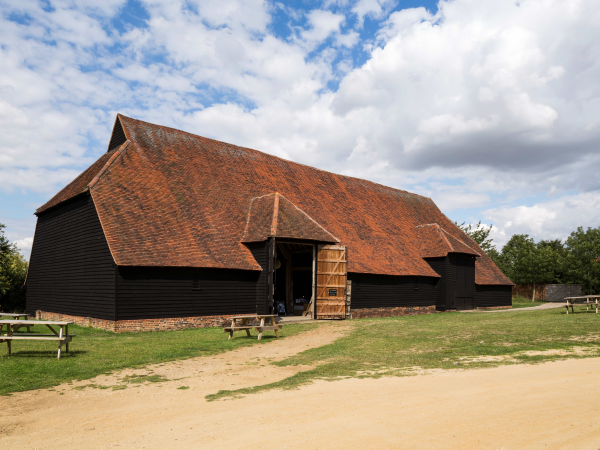 Summer Sundays at the Barn