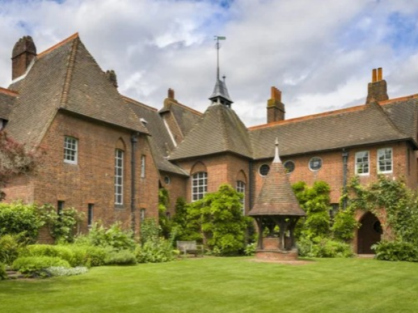 Red House (25 June - 1 Sept)