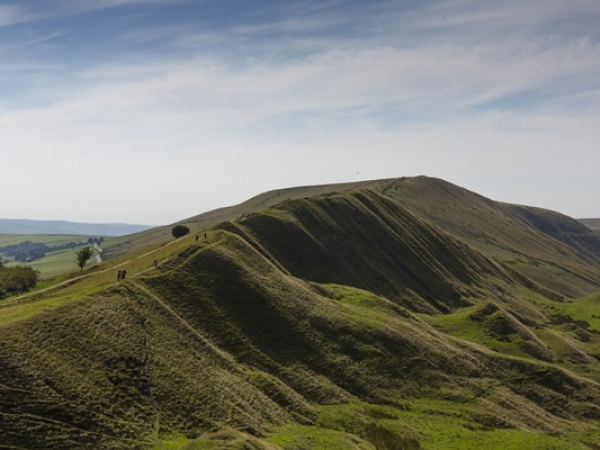 Spring Walks: Mam Tor & Cave Dale from Mam Tor Car Park