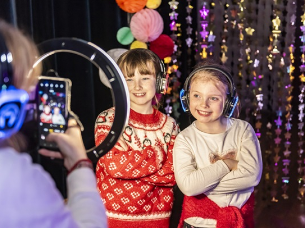 Disgo tawel 'Dolig | Christmas silent disco