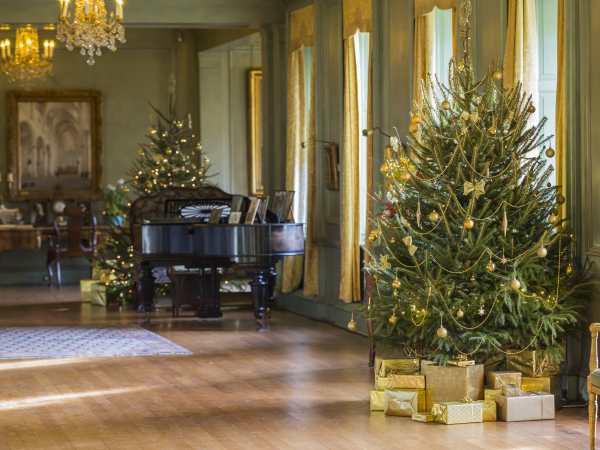 A festive evening visit at Upton House