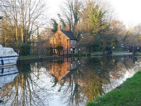 Thames Lock alternative guided walk