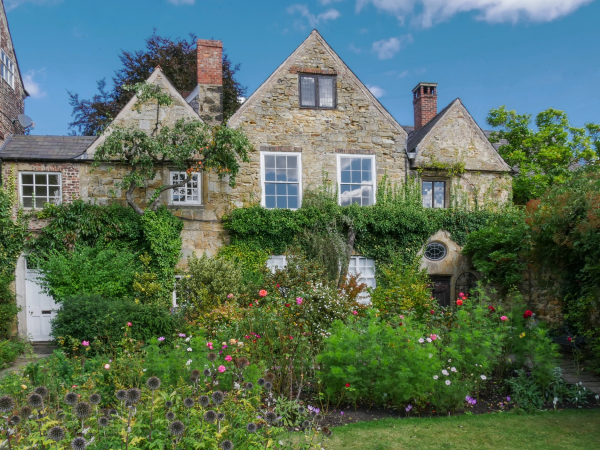 Seasonal walk - Crook Hall Gardens