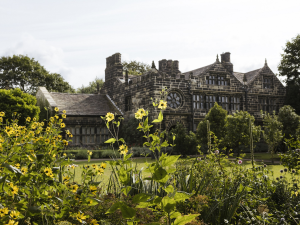 Outdoor theatre: Wrongsemble present Breadcrumbs - East Riddlesden Hall