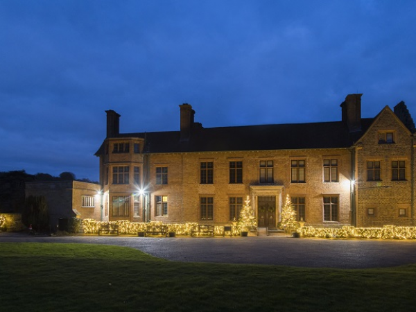 Chartwell's Storybook Christmas - Classic Storytelling Sessions