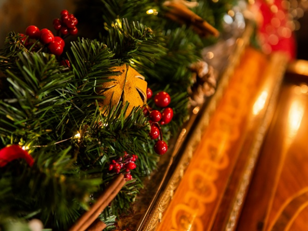 Christmas garland making workshop with Sian Johnson