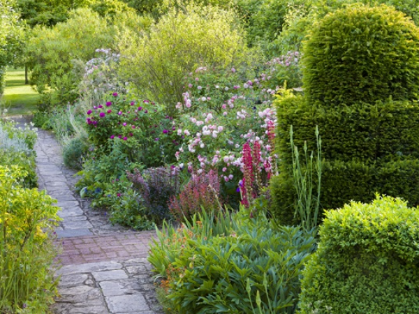 Guided Garden Tours at The Courts Garden