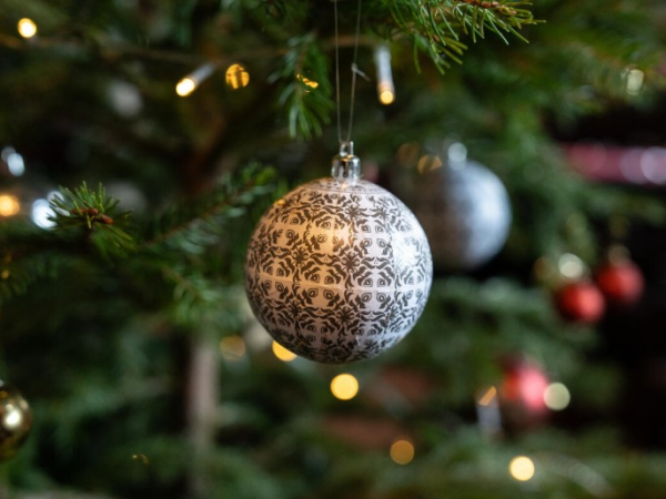Christmas bauble painting workshop
