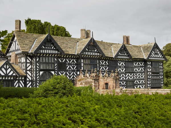 Outdoor Theatre - The (Almost) Complete History of Britain