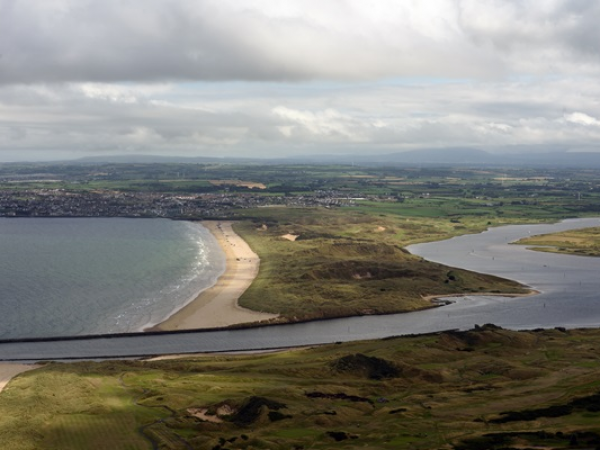 Four seasons Painting Workshop Episode 2 – Summer at Portstewart Strand