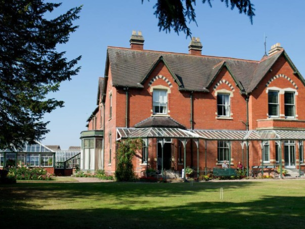 Summer Wreath Workshop | Sunnycroft Flower Festival 2026