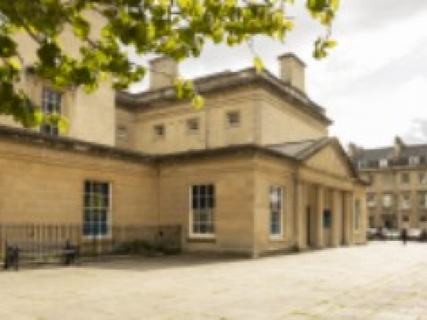 Blossom lantern workshop - Guildhall, Bath