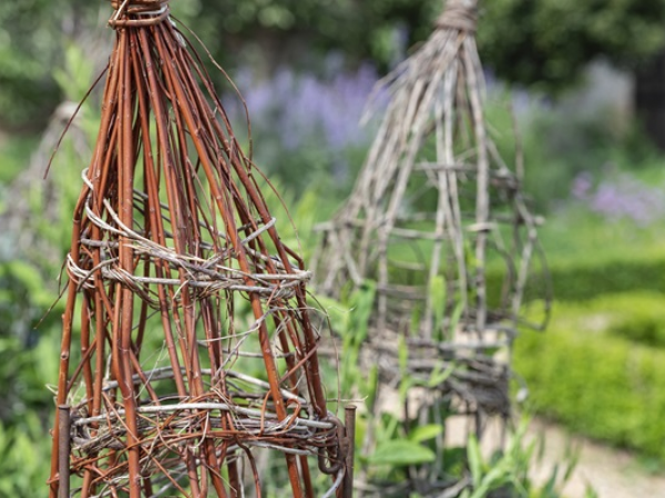 Make a Willow Obelisk